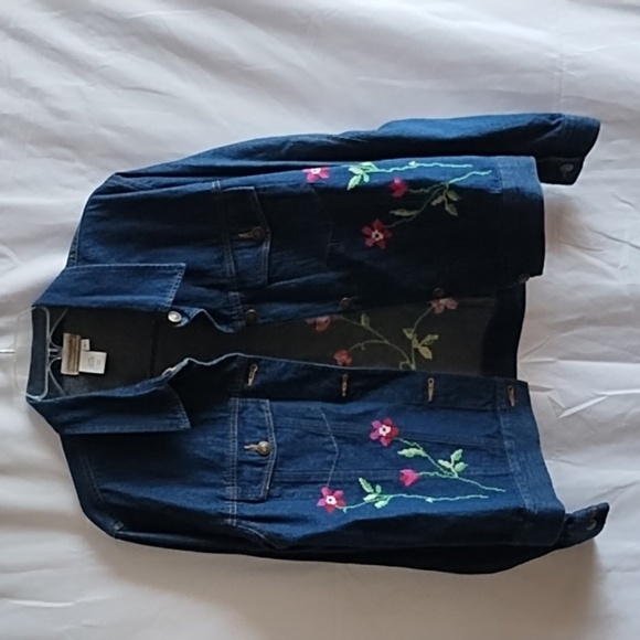 Coldwater Creek denim jacket with floral stitching. Size L - Picture 2 of 7